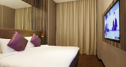 Aqueen Hotel Paya Lebar Room Type - Deluxe Room
