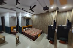 Hotel O New Royal Lodging And Boarding