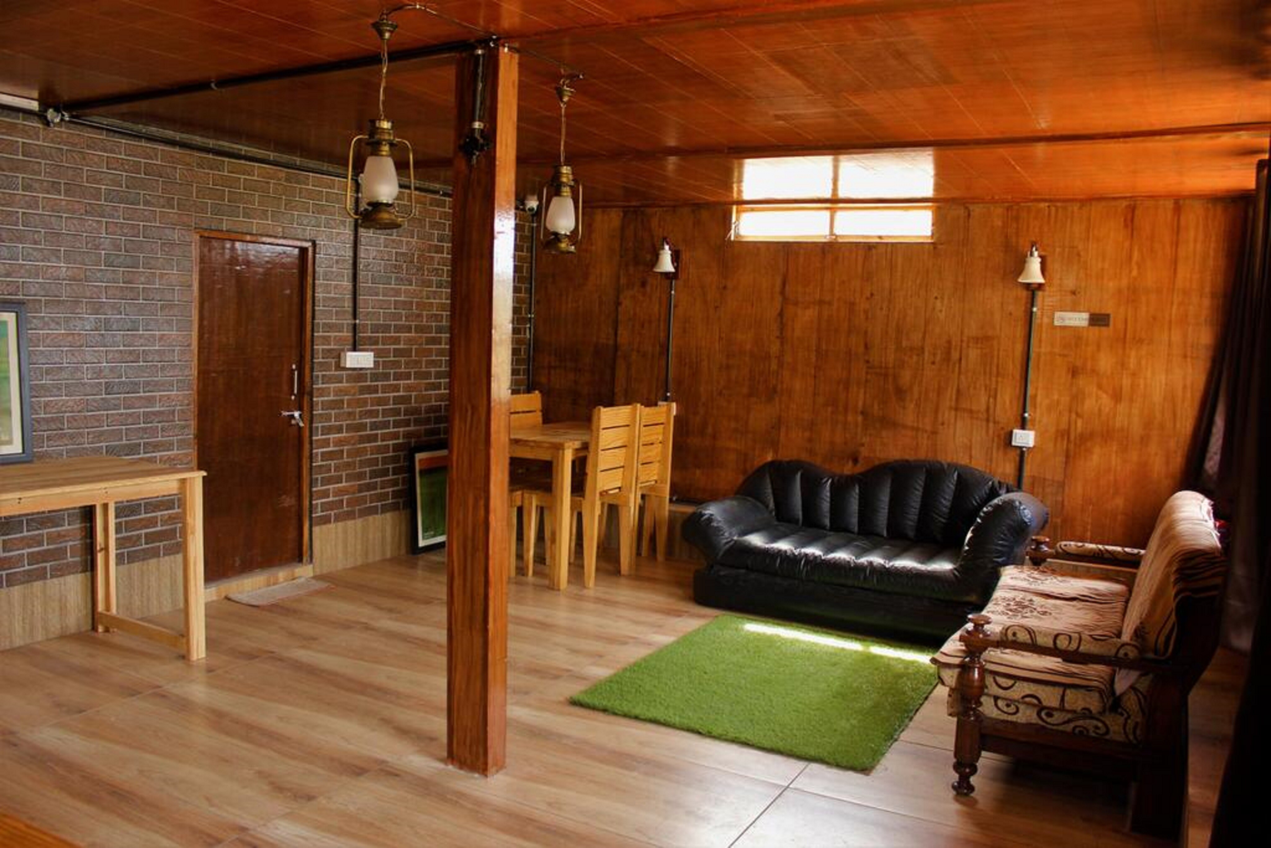 Doi Stays Chirraiya Birding Lodge Pangot - Tap to explore photos
