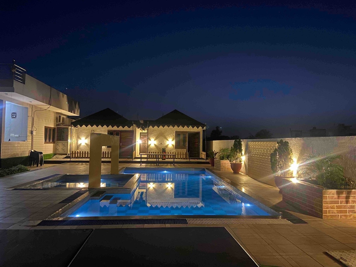 3 BHK Outhouse w Pool Fire Pit Chef - Tap to explore photos