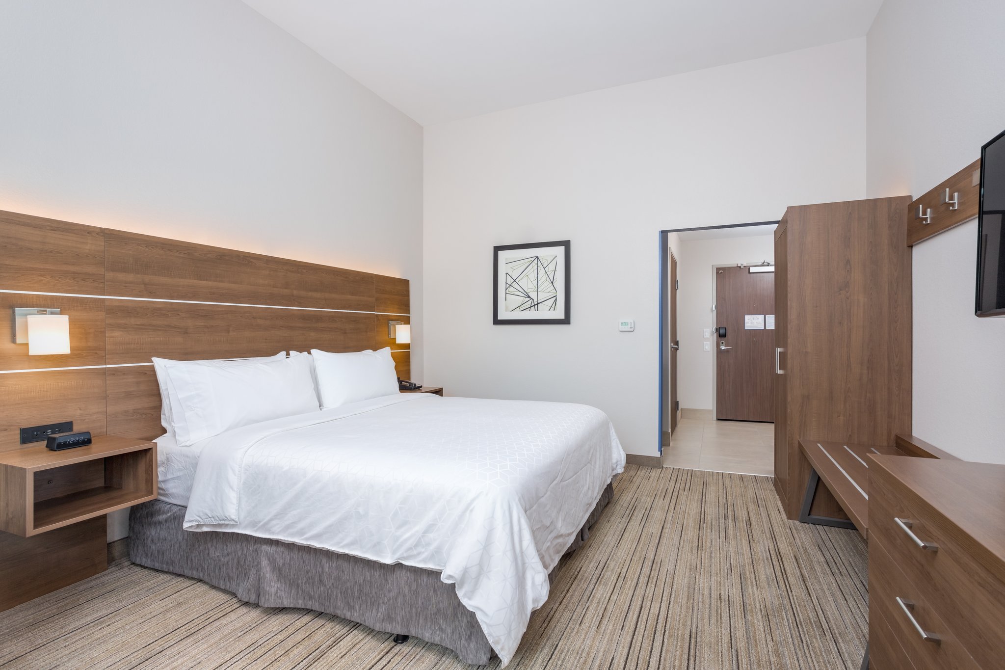 Holiday Inn Express & Suites Elkhart North - Tap to explore photos