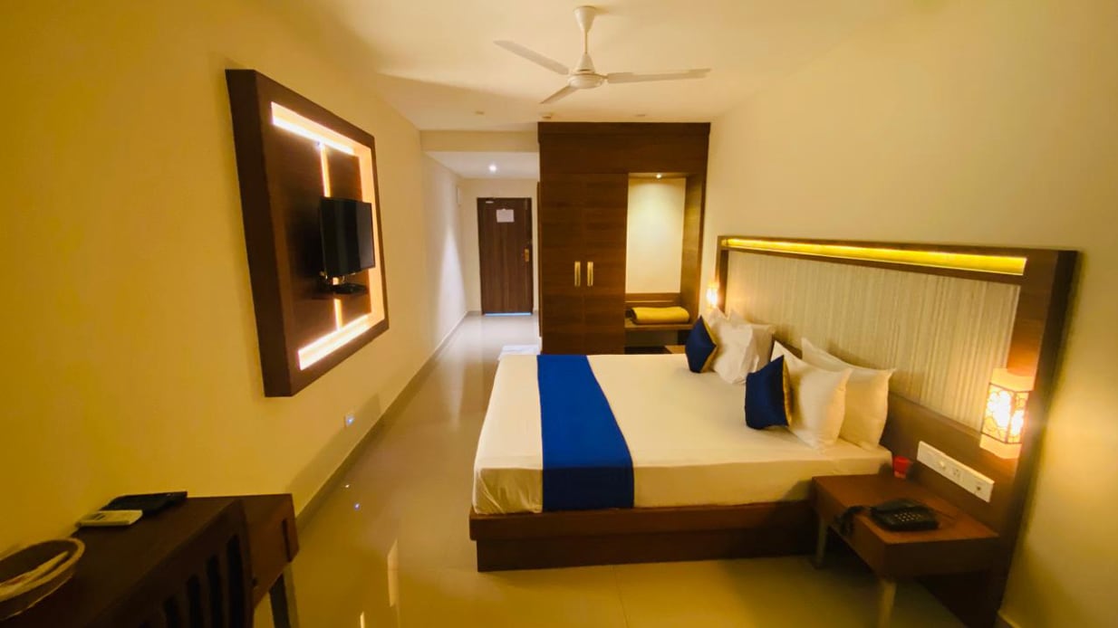HOTEL SAMRAT EDAKKARA - Tap to explore photos