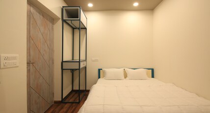 Blue Beds Hostel | Rooms & Dorms Room Type - Queen Room with Balcony