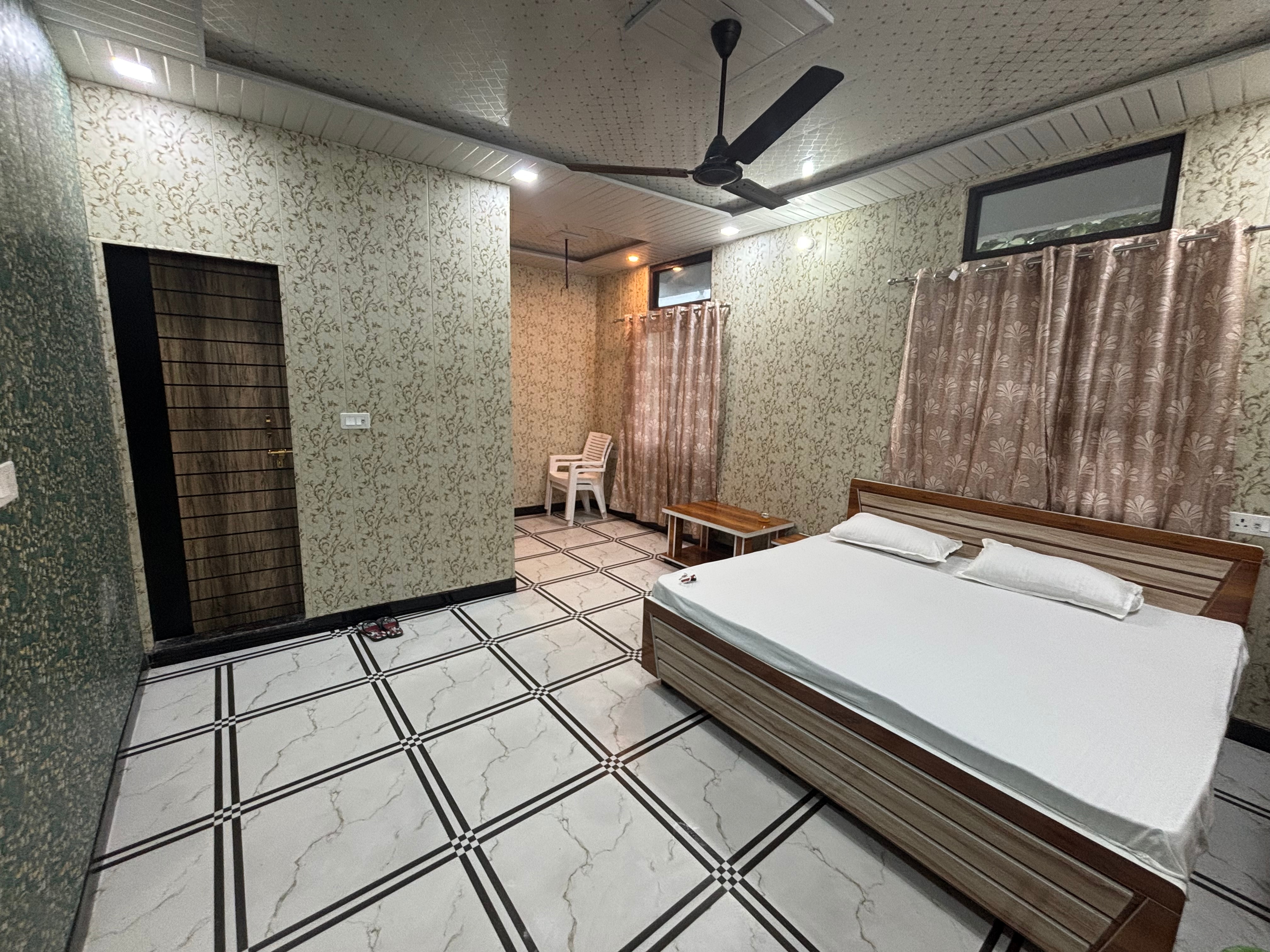 Hotel Samriddhi palace - Tap to explore photos