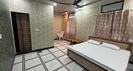 Hotel Samriddhi palace Room Type - Luxury double bed room with AC