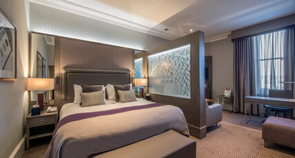 Crowne Plaza ROYAL VICTORIA SHEFFIELD Room Type - 1 King Junior Suite