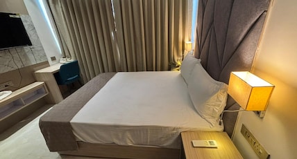Sky Deckz (A Unit of Q Hexa Multi Venture Pvt. Ltd.) Room Type - Executive room with modern amenities Sky Deckz (A Unit of Q Hexa Multi Venture Pvt. Ltd.) Room Type - Executive room with modern amenities