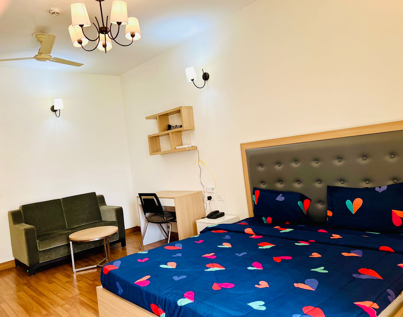 Noida lovely studio - Tap to explore photos