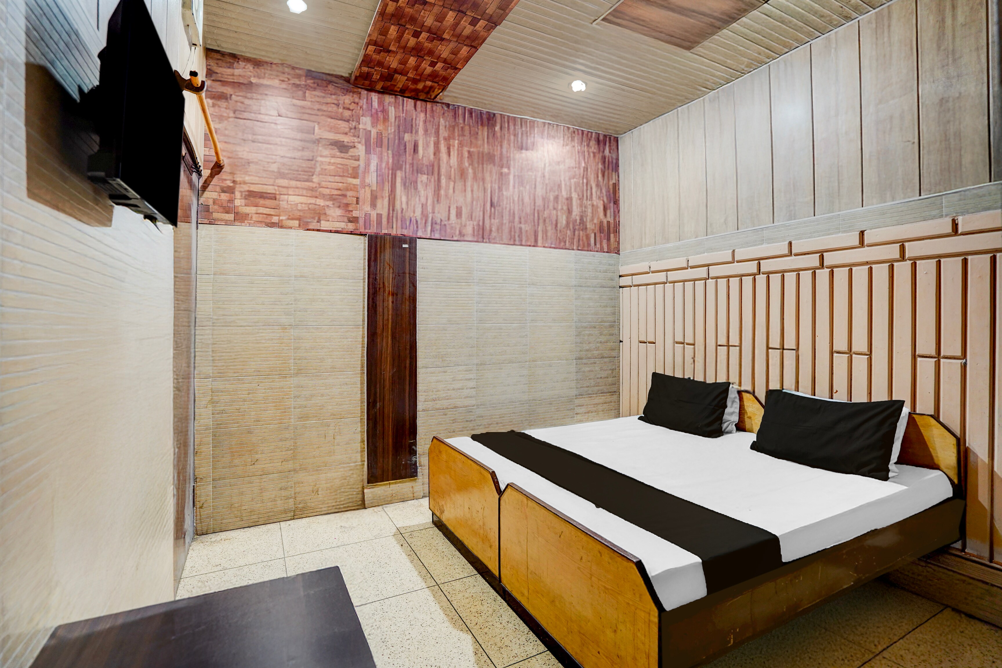 Hotel O Naini View Guest House - Tap to explore photos