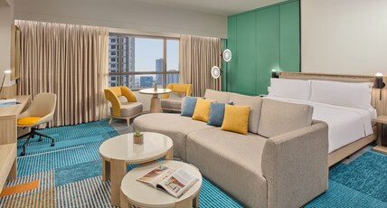 Holiday Inn & Suites Makati Room Type - 1 King Suite