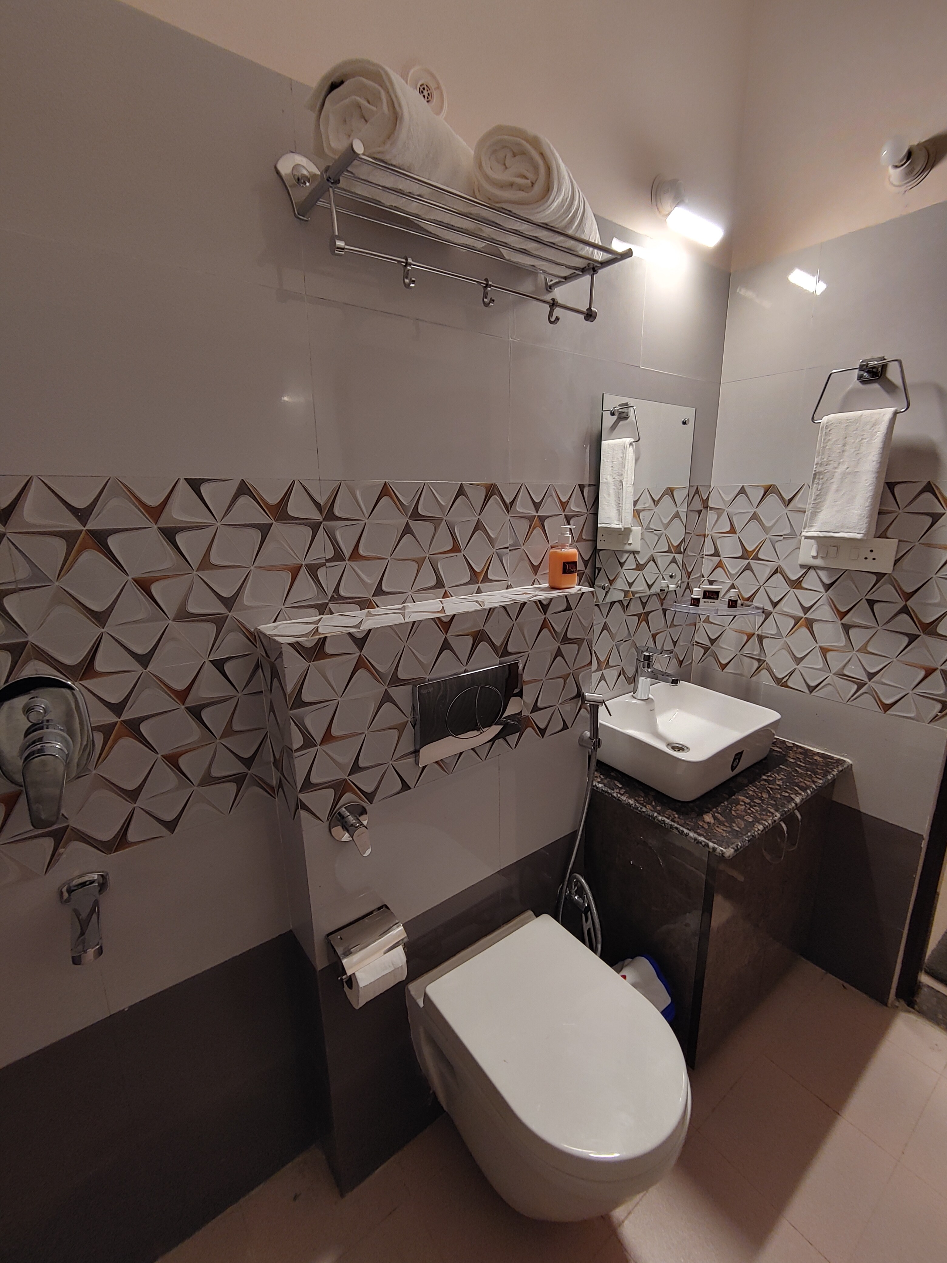 Serene Escape - Tap to explore photos