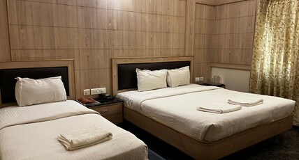 Hotel Radha Prasad Room Type - Deluxe Suite
