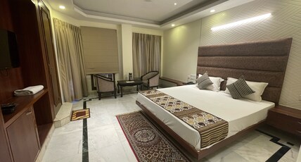 Hotel Aashish Room Type - Royal Executive Room