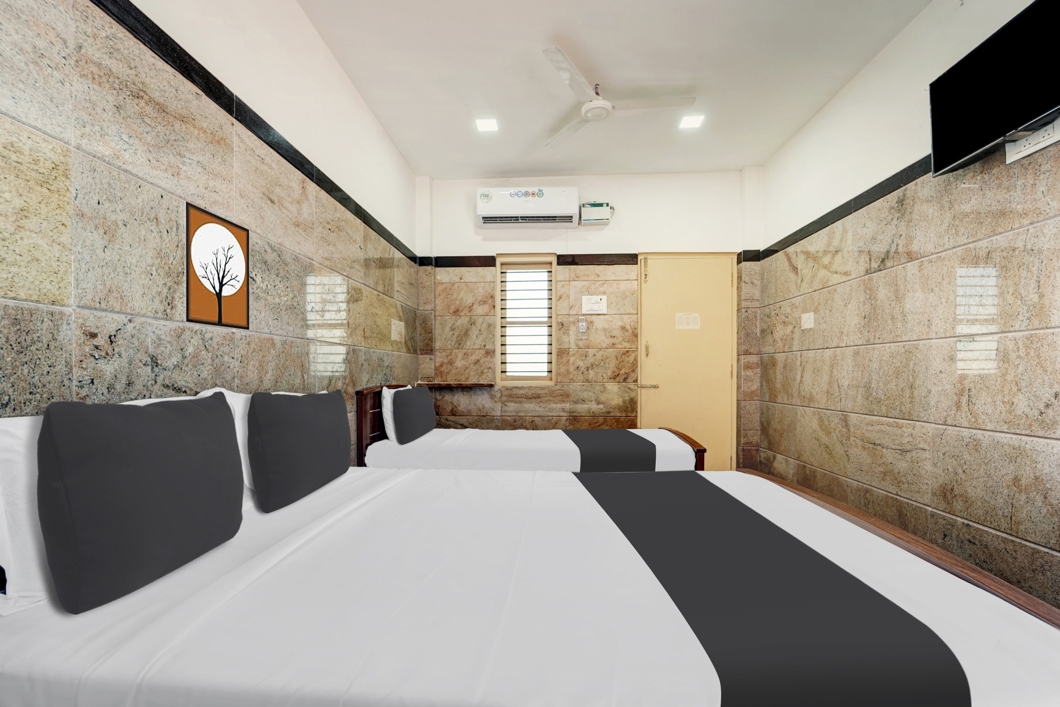 Hotel O PRM Classic Lodge - Tap to explore photos