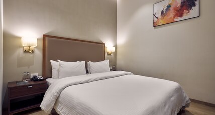 VIhang's Palm Club Room Type - Standard Room (No Window)