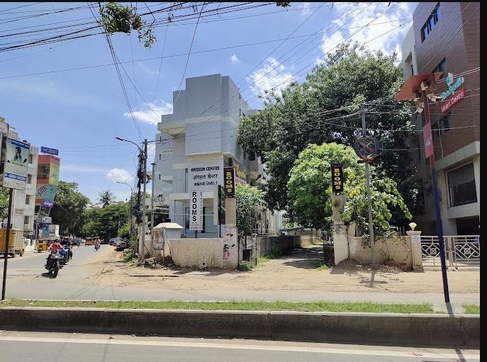 Royal Apollo - Tap to explore photos