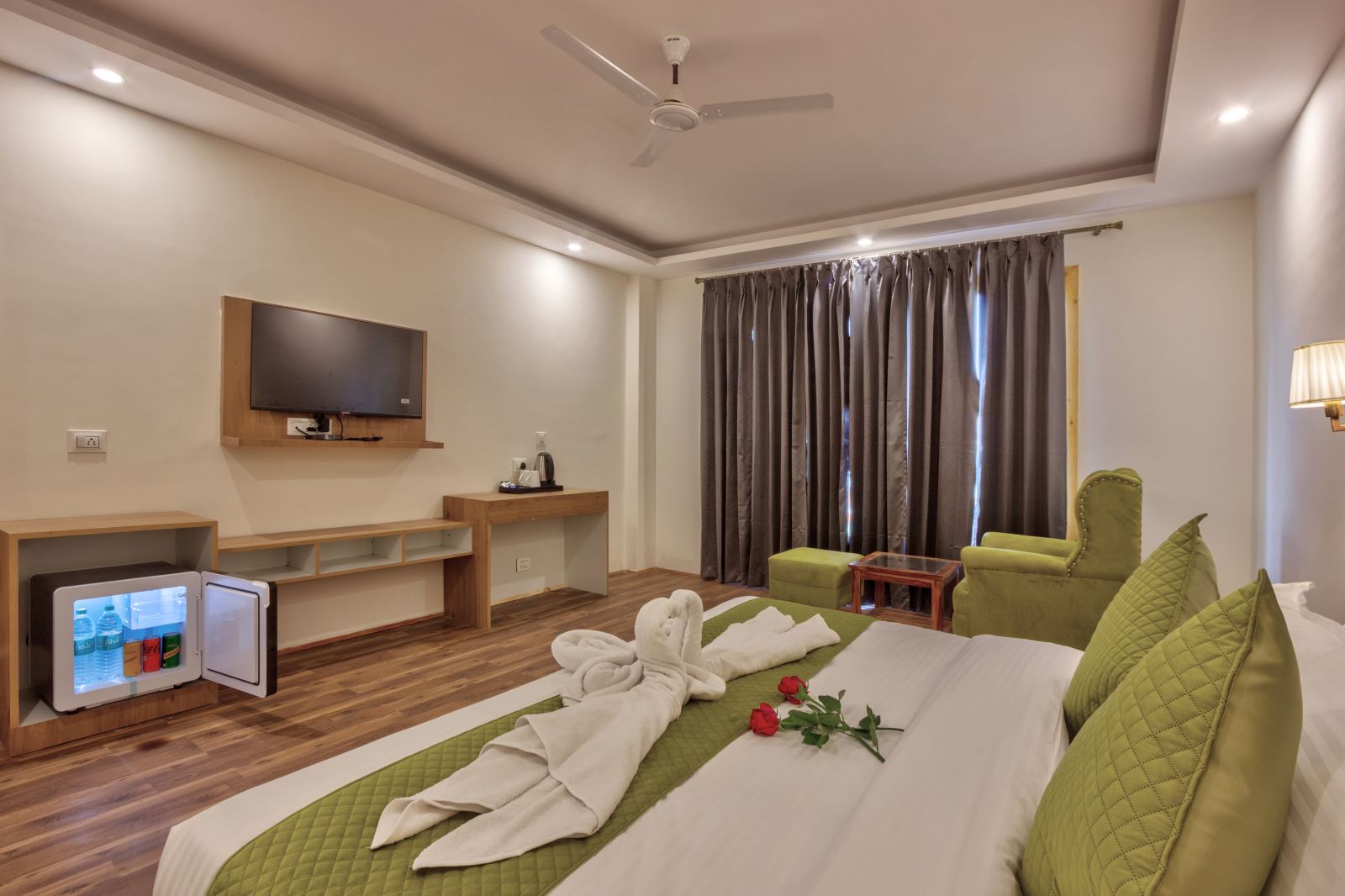 Hotel Tejas - Tap to explore photos