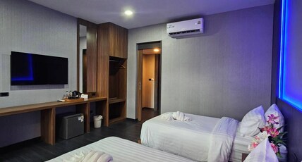 Happy Hotel Krabi Room Type - Deluxe Twin with Balcony