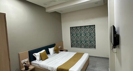 HOTEL EMBASSY INN Room Type - DeluxeRoom