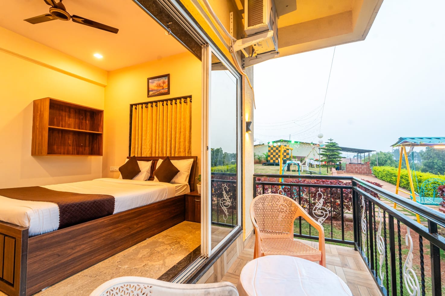 Hiltan Valley Resort - Tap to explore photos