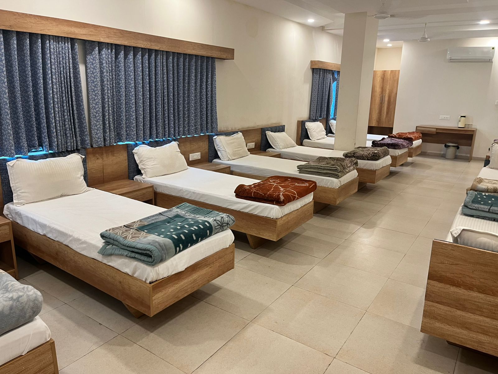 Hotel Hillock  - Tap to explore photos