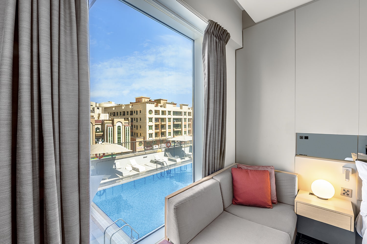 Studio M Arabian Plaza Hotel & Hotel Apartments - Tap to explore photos