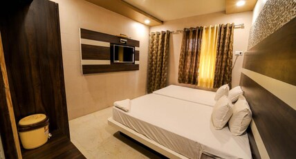 Hotel Sundaram 5 Min. Distance from Dargah Room Type - Deluxe Ac Four Bed Room Hotel Sundaram 5 Min. Distance from Dargah Room Type - Deluxe Ac Four Bed Room