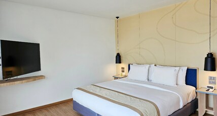 Phi Phi Holiday Resort Room Type - Beachfront Premier Room(MMT)