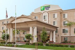 Holiday Inn Express & Suites Fresno (River Park) Hwy 41