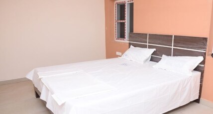 Sri guru hotel Room Type - A/C Room