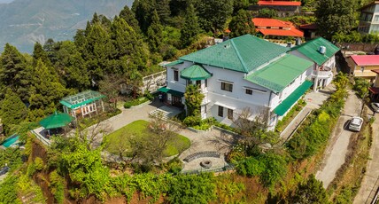 ama Stays and Trails Terrance Hall Mussoorie Room Type - Terrance Hall Luxury 03 bedroom