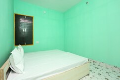 SPOT ON Sarnath Tourist Guest House