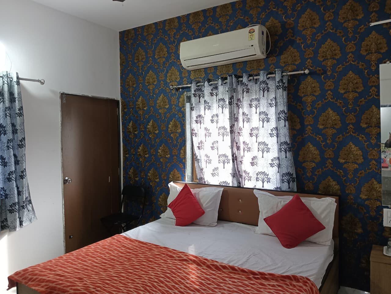 @SMS HOTEL & GUEST HOUSE - Tap to explore photos