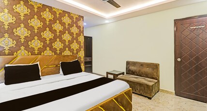 Super Hotel O Kathauta Jheel Malhaur Gomti Nagar Room Type - Super Deluxe Room