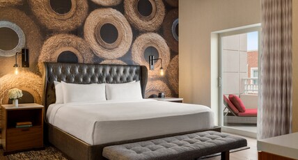 Hotel Indigo NAPERVILLE RIVERWALK, an IHG hotel Room Type - Standard Room