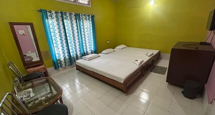 Sneha Bhawan Kaziranga Room Type - Standard Triple Bedded Room