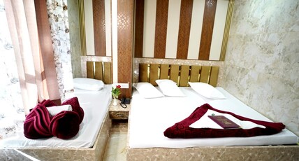 Hotel Kaaynat Royale Room Type - Ac Deluxe Double Bed Room