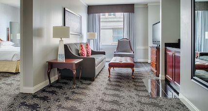 Embassy Suites by Hilton Portland Downtown Room Type - 2 KING BEDROOM STE 2 BATH