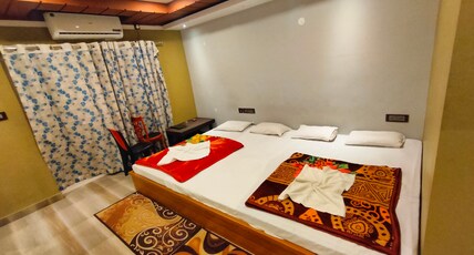 Hotel Penguin Room Type - AC Comfort Room