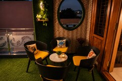 Luxe Cozy Retreat Perfect for Families Couples