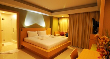 Aspery Hotel Room Type - Deluxe Double Room