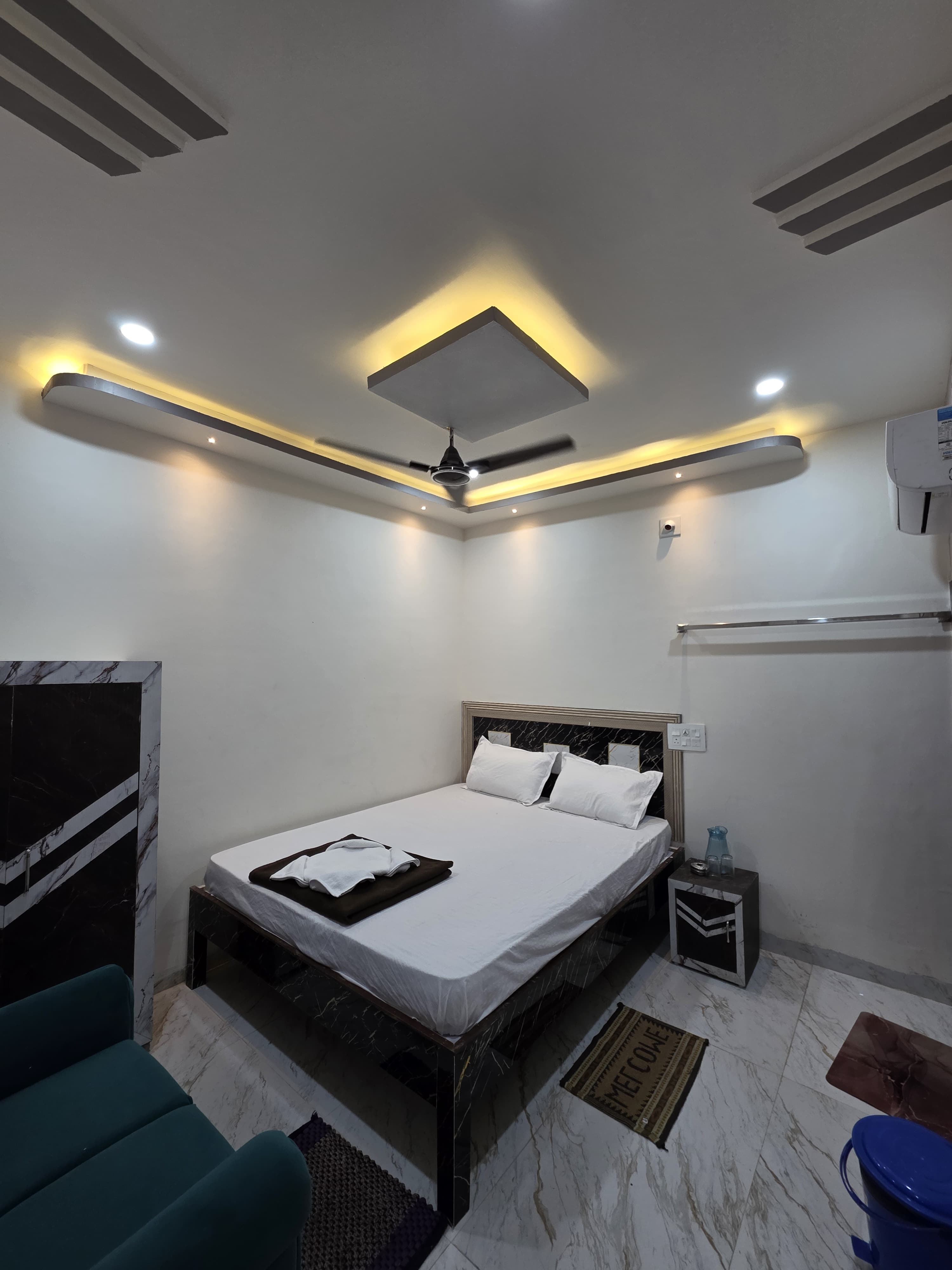 Hotel Srikhetra Palace - Tap to explore photos