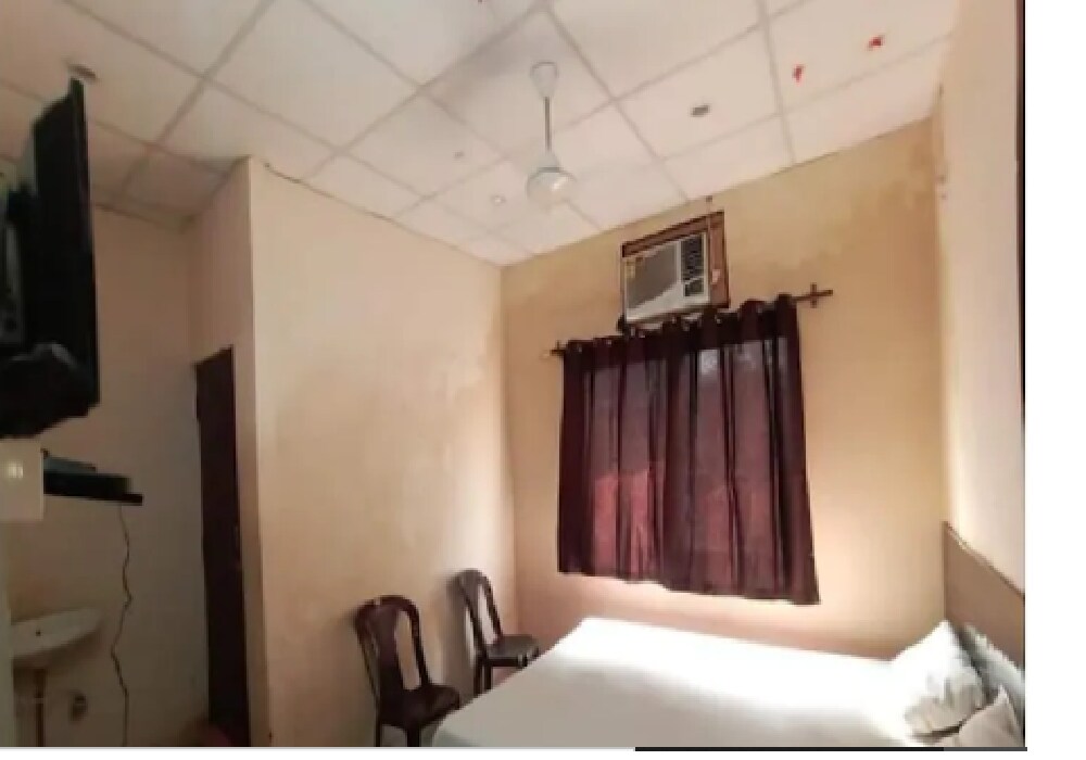 Kumbh Prayag Guest House By WB Inn - Tap to explore photos