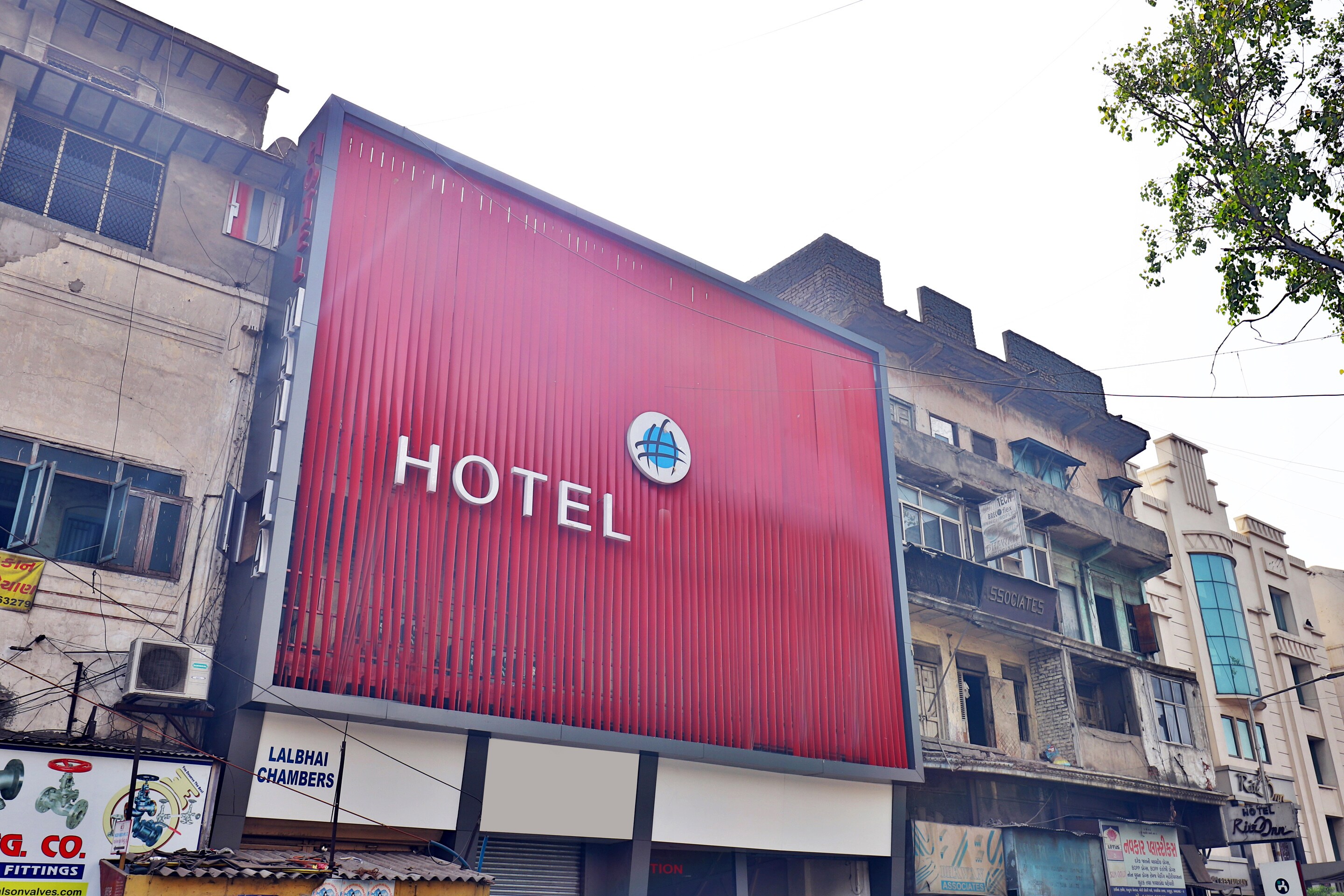 Hotel Manila - Tap to explore photos