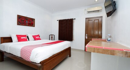 OYO 1706 Hotel H&w Solo Room Type - Indonesia Deluxe Double