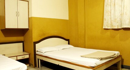 Hotel Green Residency Room Type - Deluxe Triple Bed Room