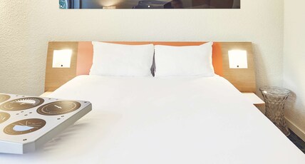 ibis Styles Marseille Provence Aeroport Room Type - Standard Economy Room with 1 double bed