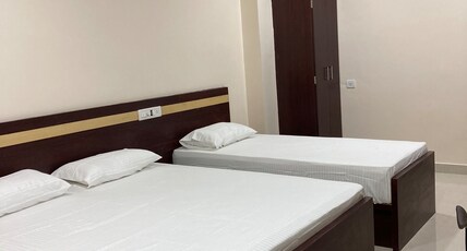 Hotel City View Room Type - Deluxe Triple Room