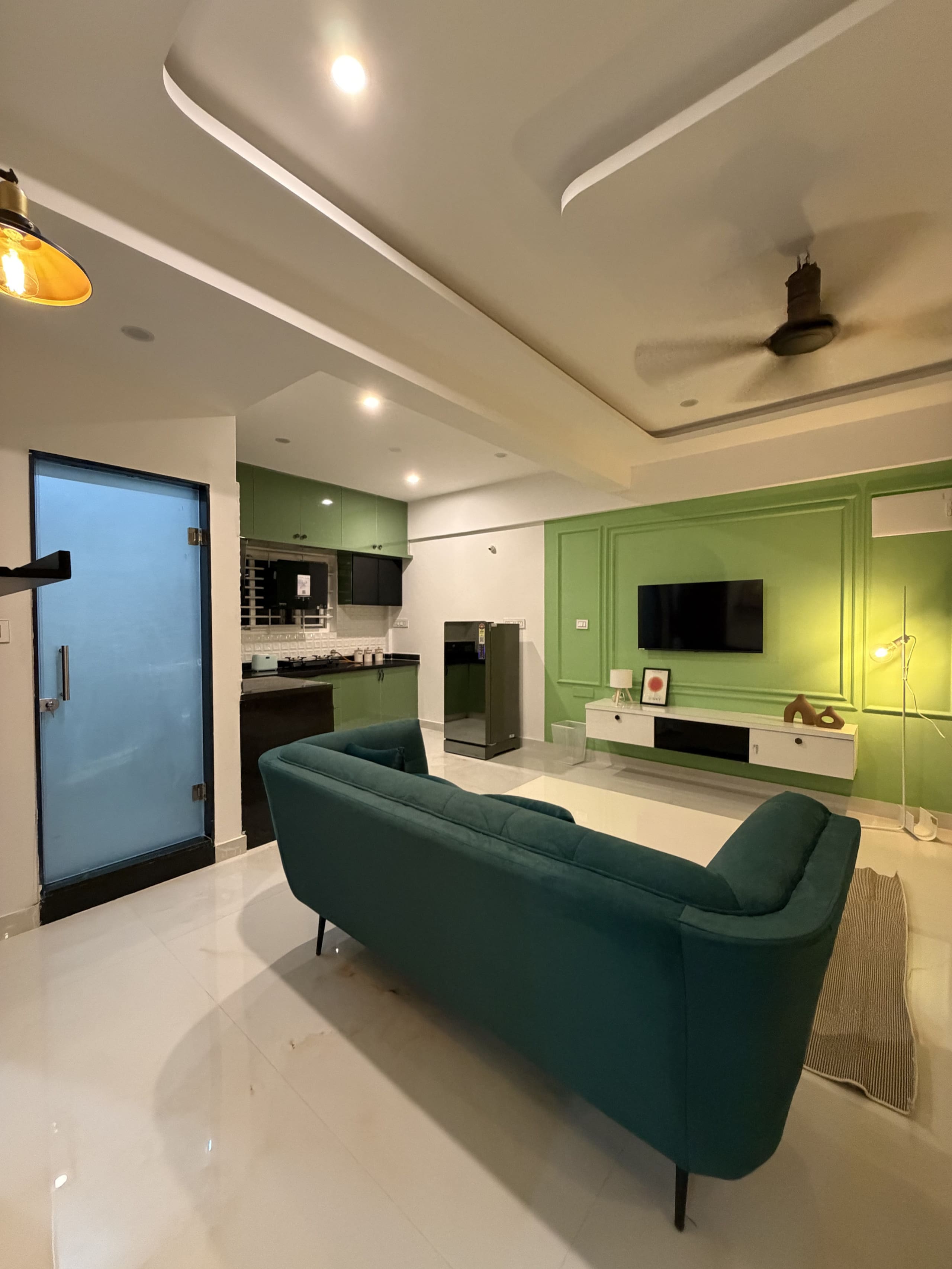 lan AC 5 min Koramangala 10 min MG road - Tap to explore photos