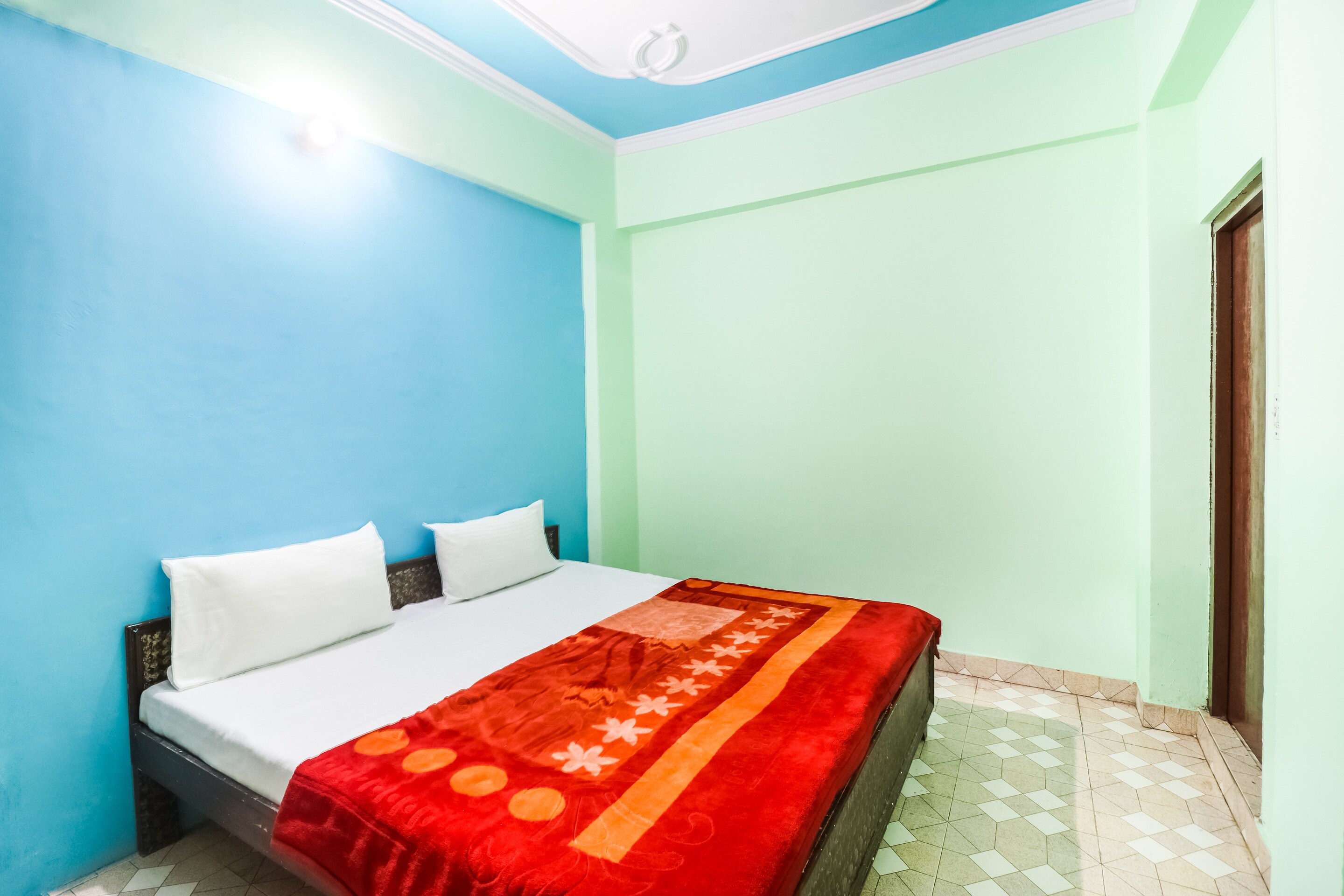 Hotel O Ashirwad Guest House - Tap to explore photos